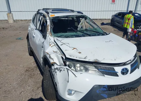 2015 Toyota Rav4 Xle z USA, uszkodzony, nr VIN 2T3WFREV7FW146157